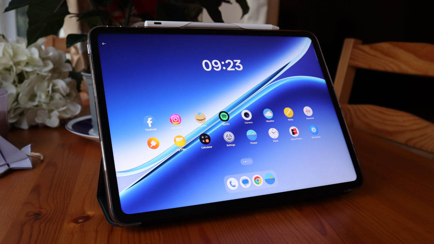 The OnePlus Pad Go 2 on a wooden table