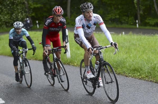 Martin Elmiger (AG2R - La Mondiale) leads Greg Van Avermaet (BMC Racing)