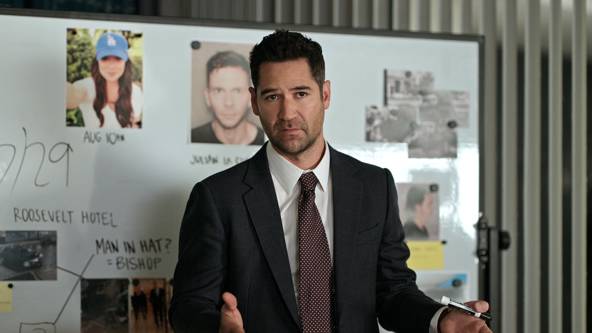 Manuel Garcia-Rulfo as Mickey Haller in episode 305 of The Lincoln Lawyer