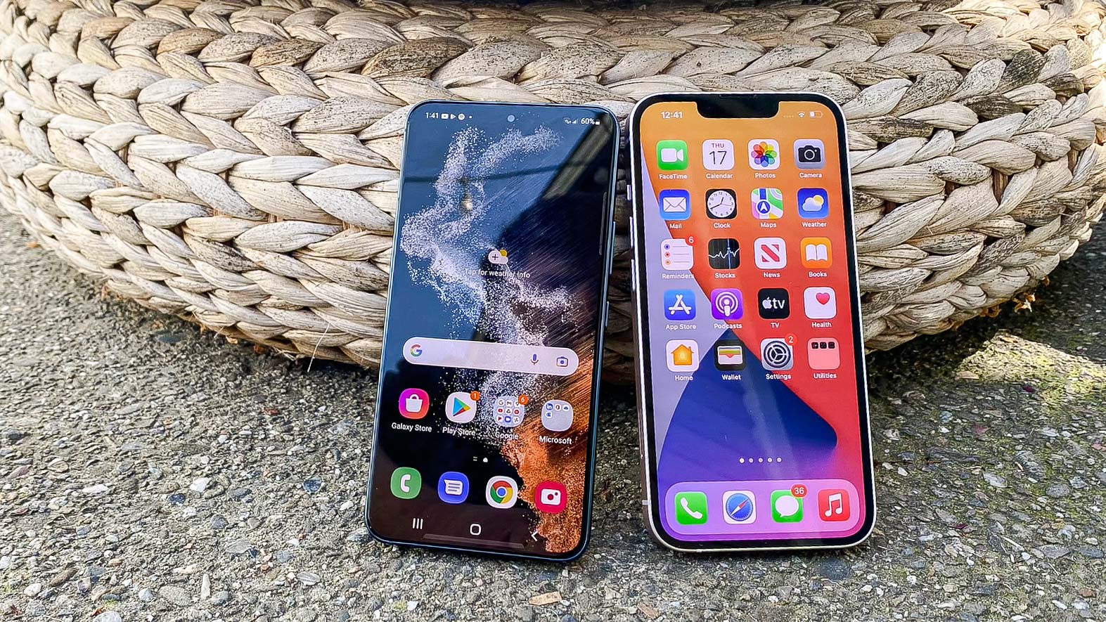 iphone 13 mini vs samsung s22｜TikTok Search