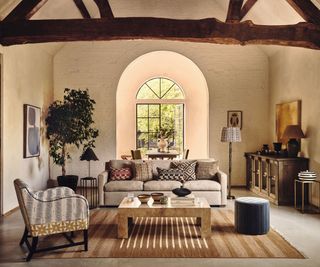 Modern Mediterranean living room design