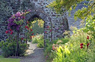 Clovelly Court