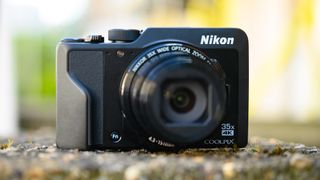 Nikon Coolpix A1000. 