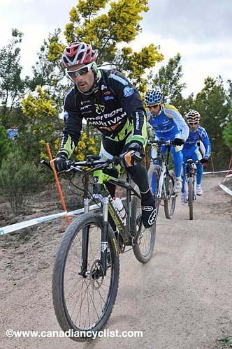 Hermida leads Gutierrez and Lejarreta in practice.