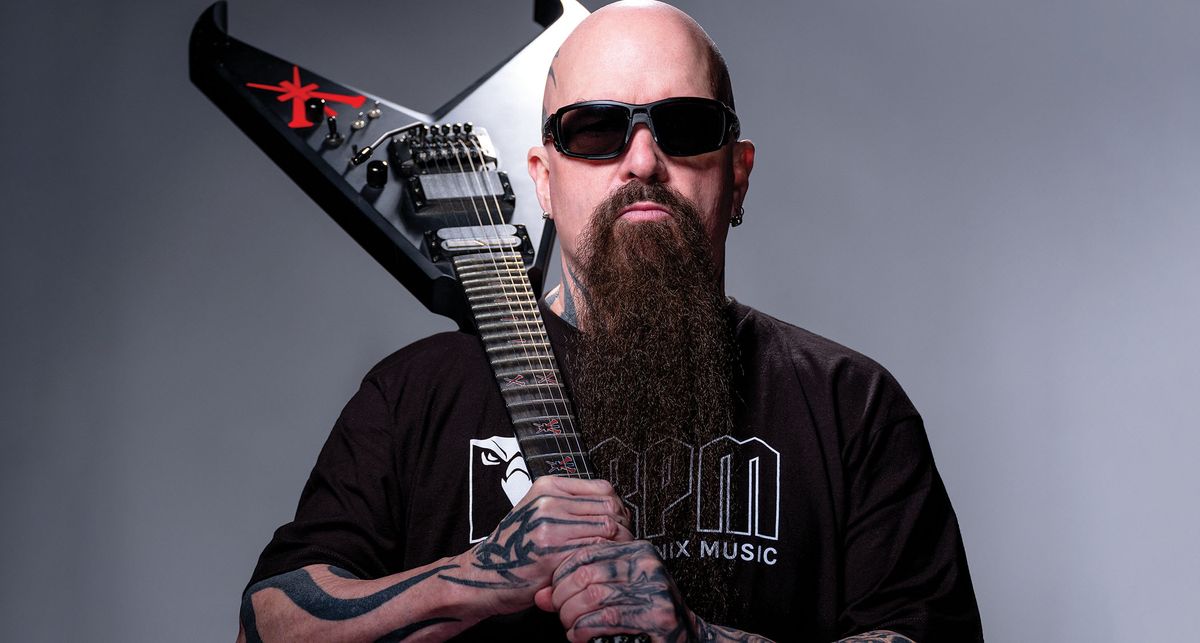 Kerry King with his new signature Dean