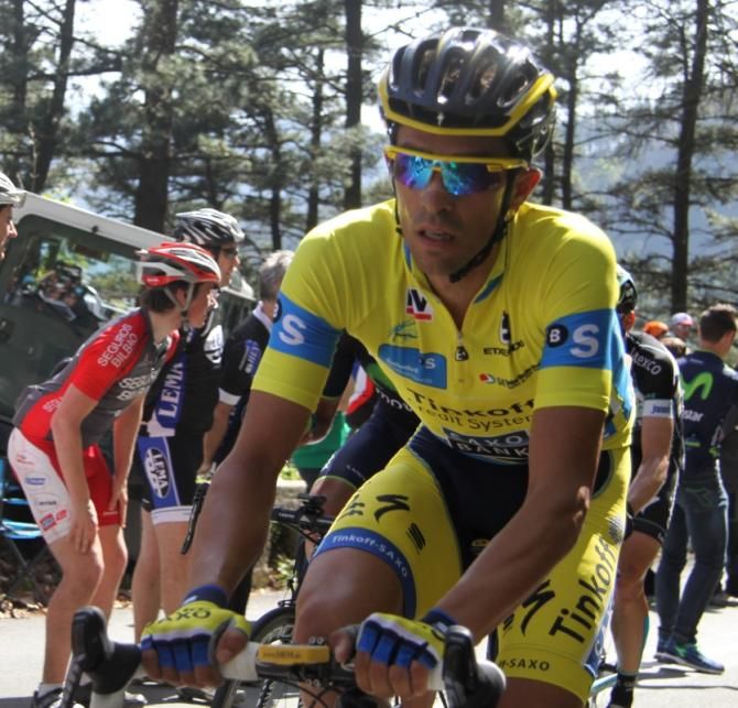 Alberto Contador (Saxo-Tinkoff) climbs