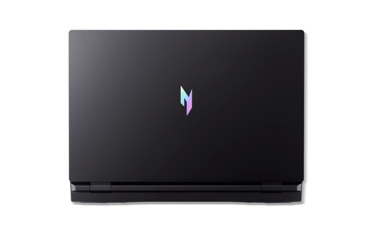 Acer Nitro 17 (AN17-72) gaming laptop.