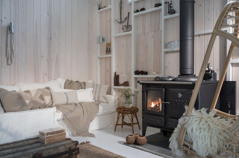 Explore A Modern Rustic Clapperboard Beach Cottage In Cornwall