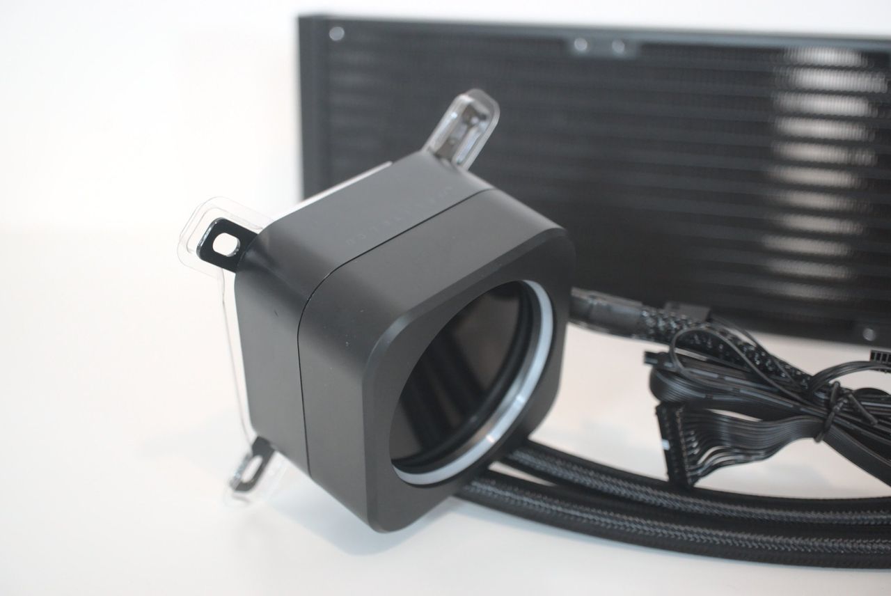 Corsair H150i Elite LCD