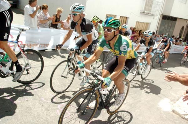 Brazilian champion Murilo Fischer (Garmin-Cervelo) and Stuart O'Grady (Leopard Trek) in action.