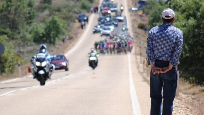 Careless man waits for the peloton