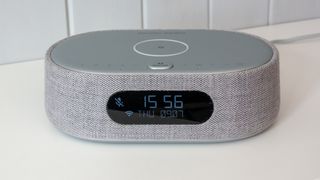 Harman Kardon Citation Oasis på et bord