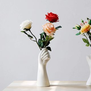  æ— Store 9 Inch Modern Art Ceramic Flower Vase holding roses