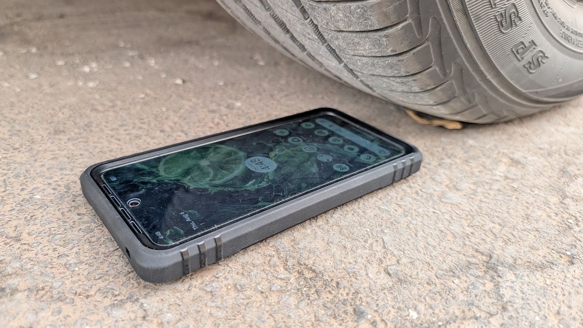 Google Pixel 8 heavy-duty Poetic Revolution case drive test
