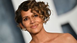 Mother of the bride makeup on Halle Berry