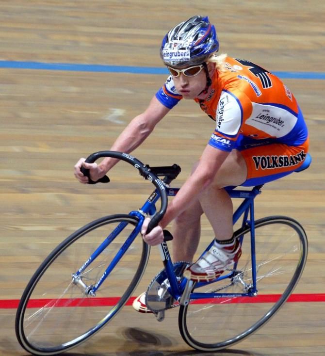 Jean Nutti attempted the hour in 2002