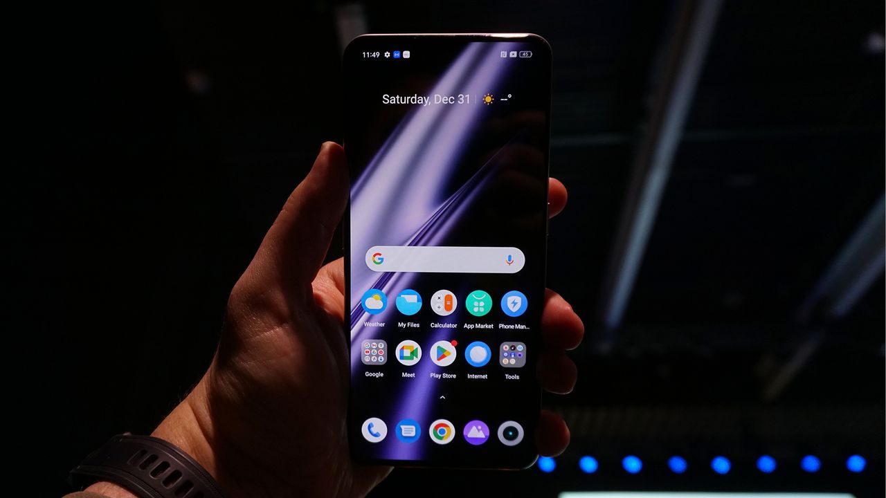 Realme GT 3 hands-on front straight