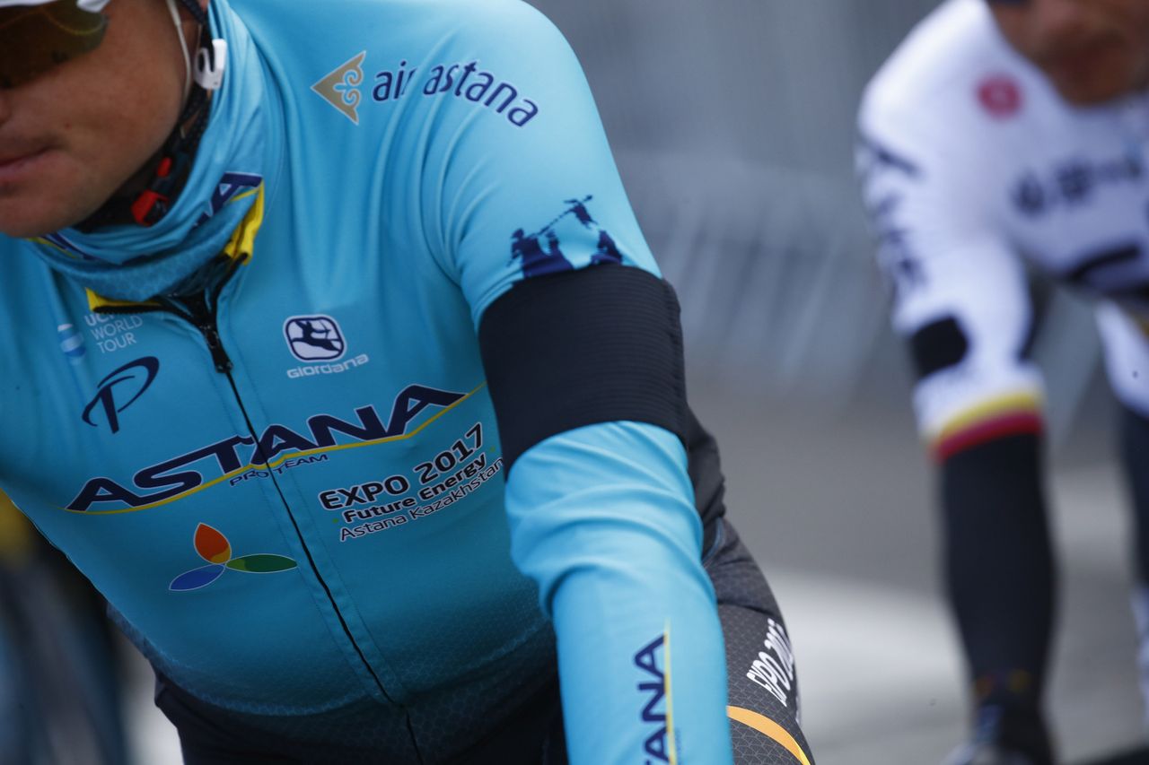 Riders wore black armbands to remember Michele Scarponi