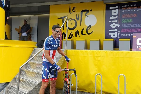 George Hincapie (BMC) signs in for the second stage.