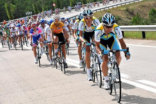 Astana drives the pace
