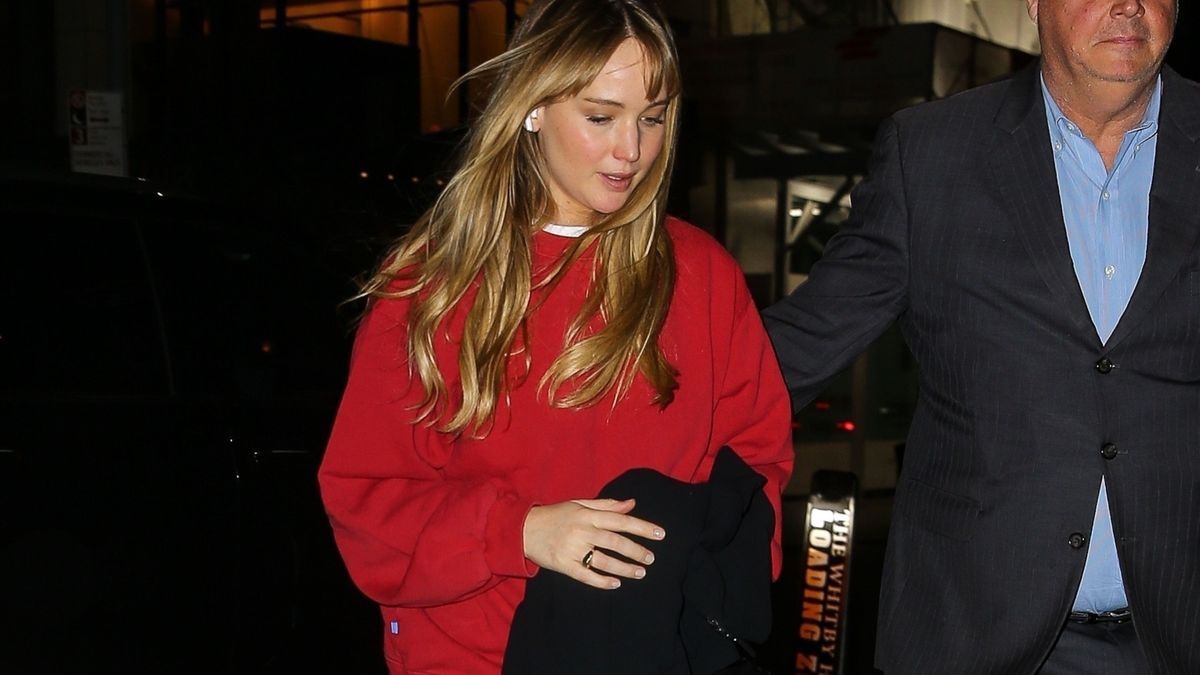 Fashion People Love an Ugly Shoe—Suddenly “Garden Clogs” Are on the Rise