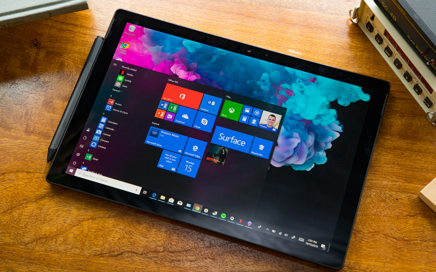 bestyrelse Kondensere stribet Microsoft Surface Pro 6 Review: More Power, Same Design - Tom's Hardware |  Tom's Hardware