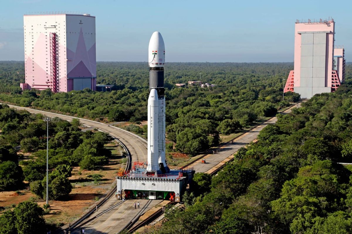 Watch an Indian rocket launch 36 OneWeb internet satellites today