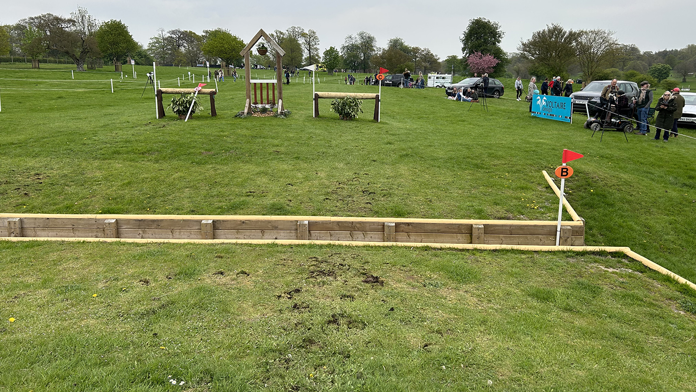Badminton grassroots 90 7b
