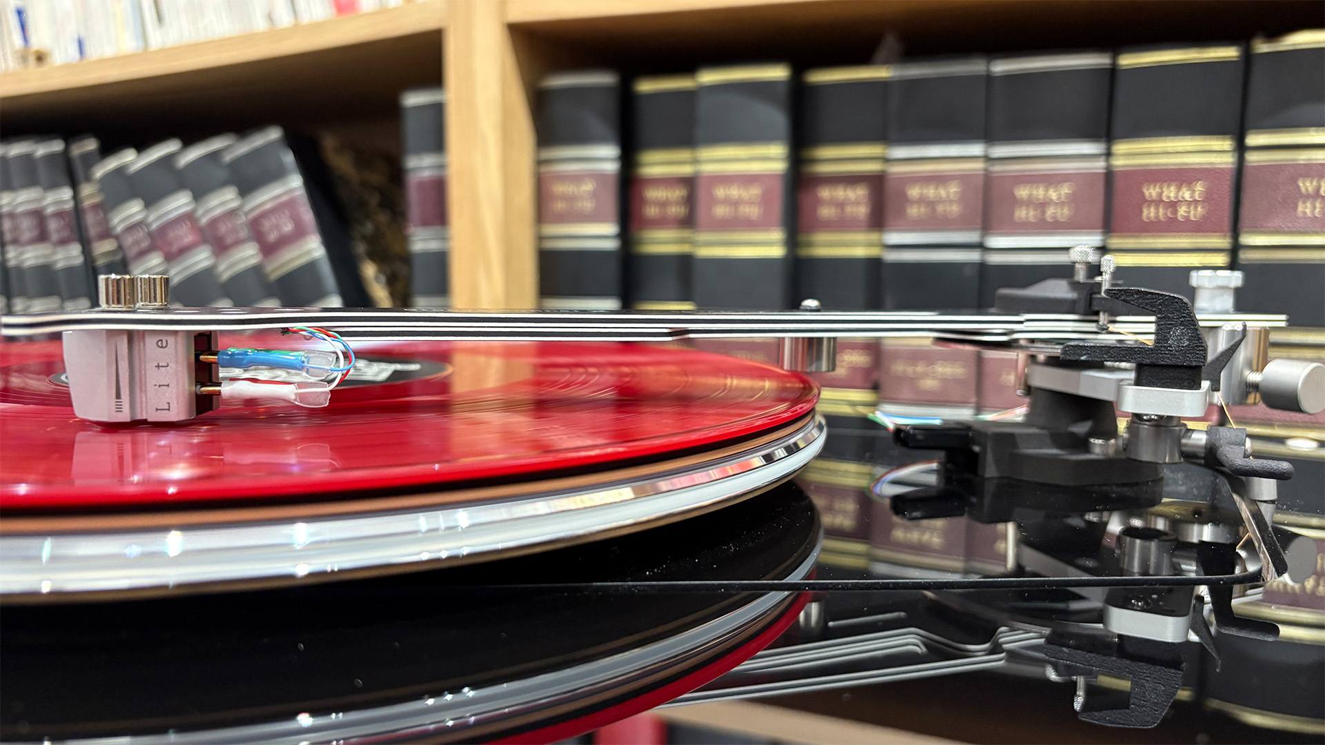 Vertere DG-X turntable