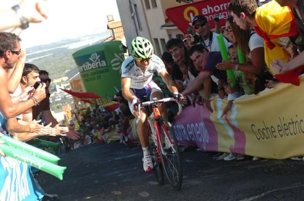 Joaquim Rodriguez (Katusha) is egged on by the partisan home crowds.