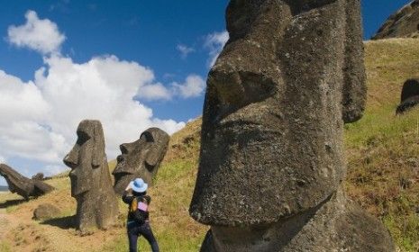 Scientists say they&amp;#039;ve made new discoveries about the statues at Easter Island.