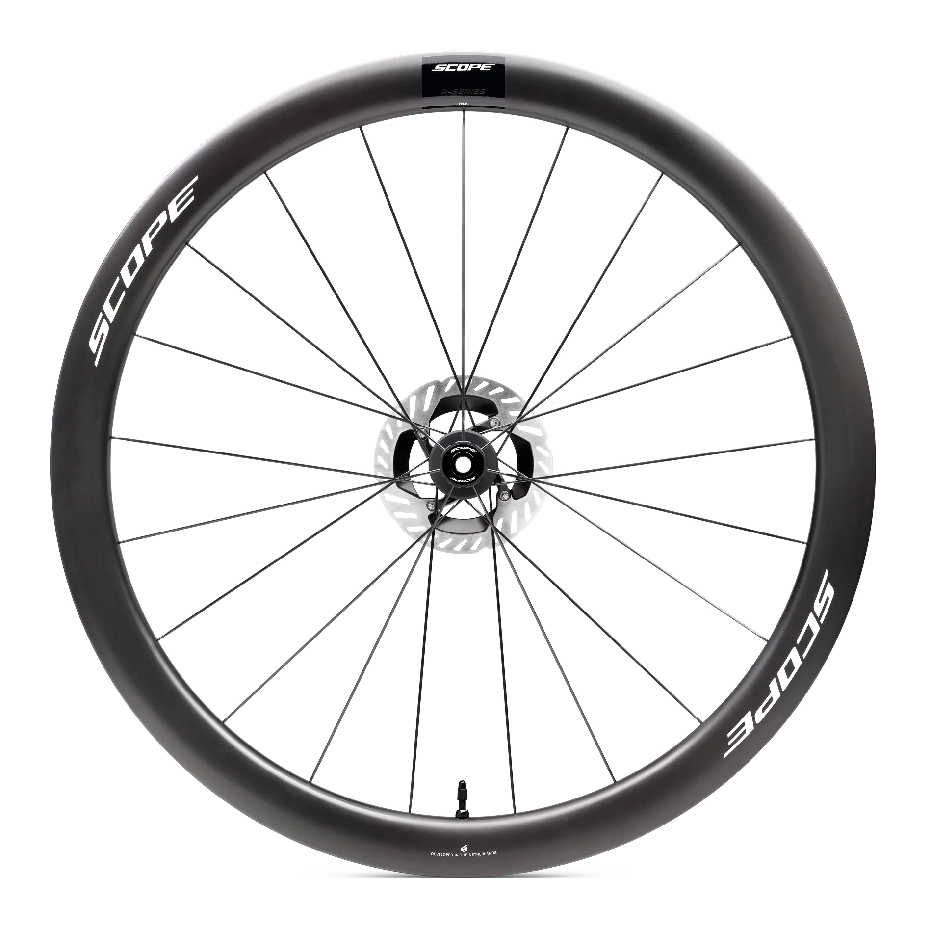 Scope R4.A All Road bicycle wheel, fitted with a tubeless valve and shimano disc rotor