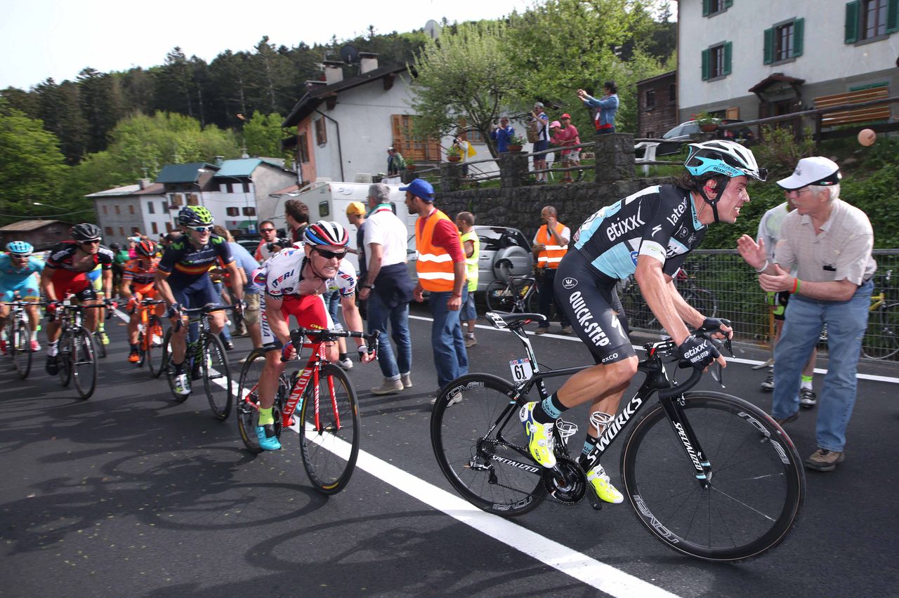 Rigoberto Uran (Etixx-Quickstep) in agony on the climb
