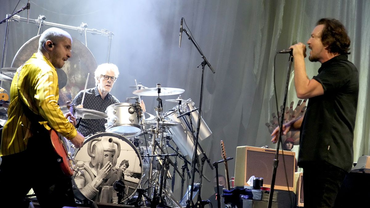 Eddie Vedder (right) and Stewart Copeland