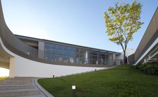 The building spans around 878 sq m, including a 310 sq m main gallery space