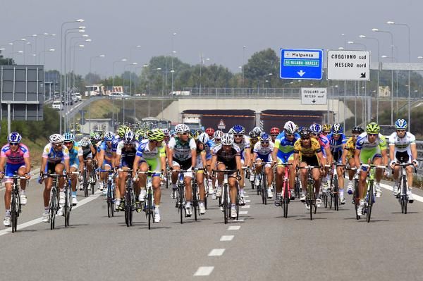 Disorganization in the peloton