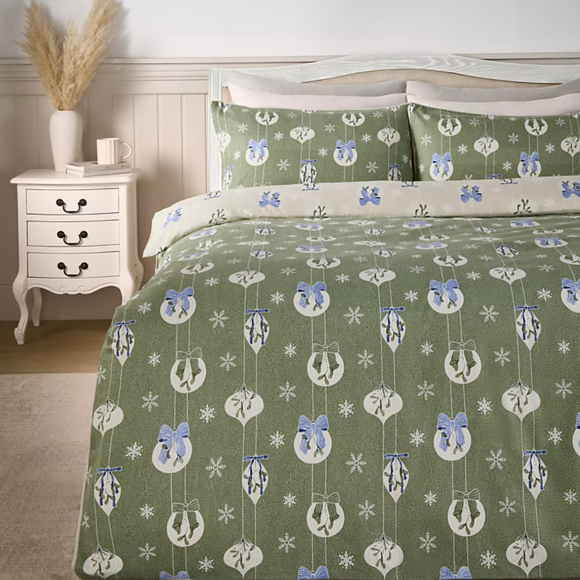 Stacey Solomon Baubles & Bows Reversible Duvet Set