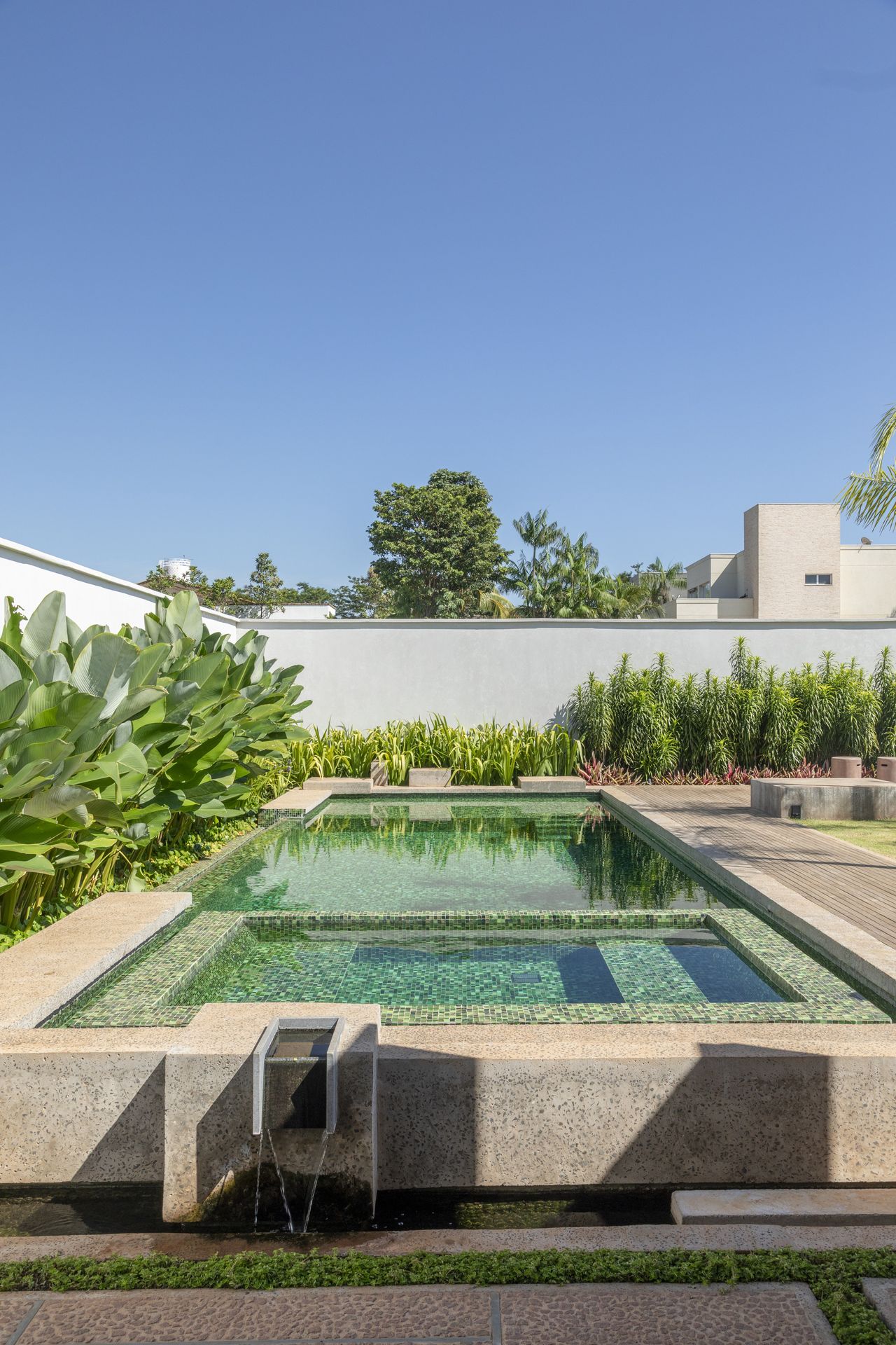 Views of the garden, landscaped by LF Paisagismo