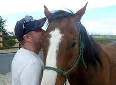 Colour-Sergeant-Baz-Barrett-has-formed-a-strong-bond-with-Peopleton-Brook-thanks-to-HorseBack-UK-and-RoR-1.jpg