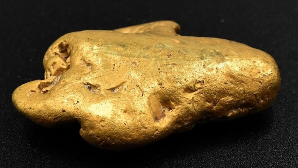 Largest gold nugget ever found in England unearthed with faulty metal detector