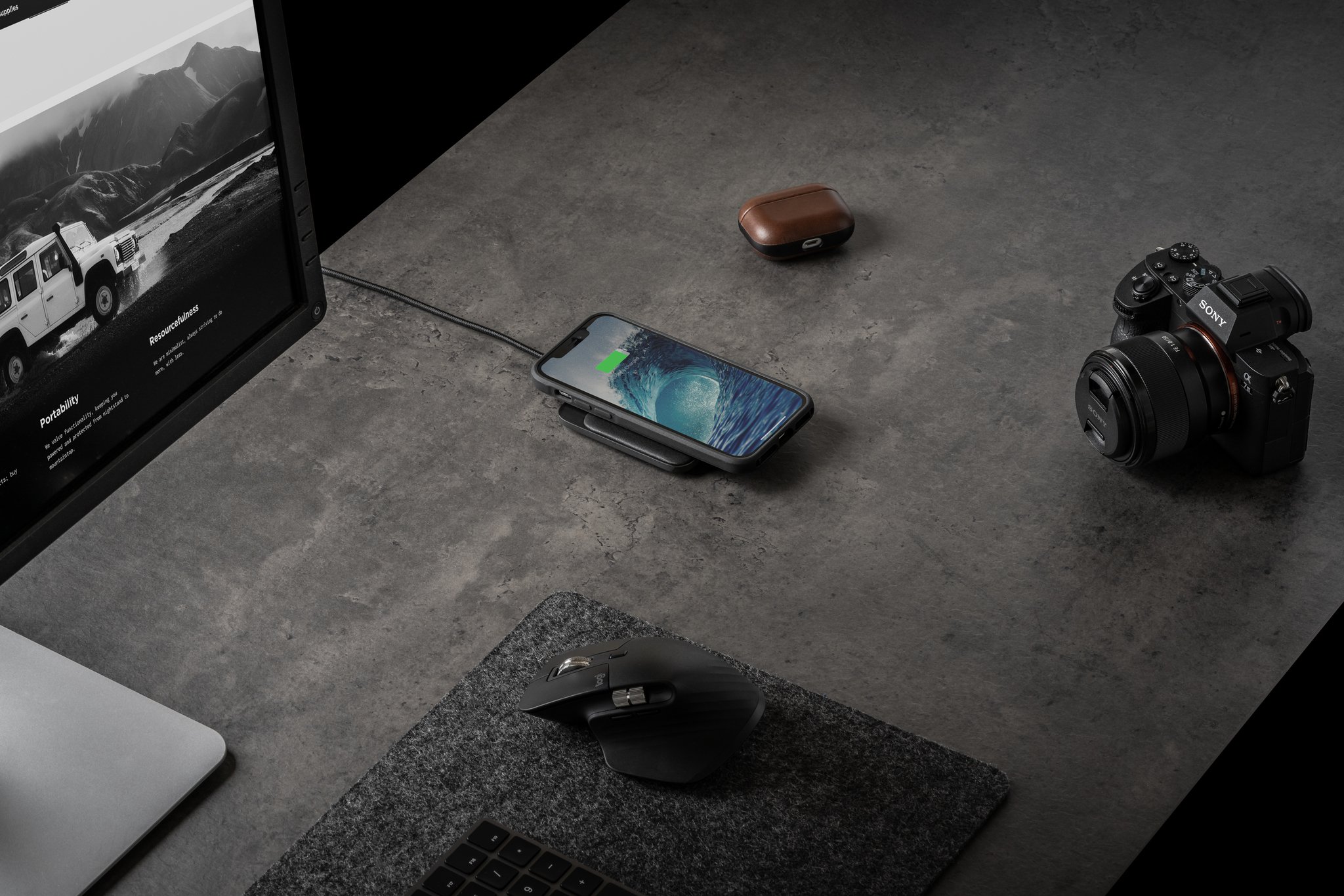 Base Station Mini Desk