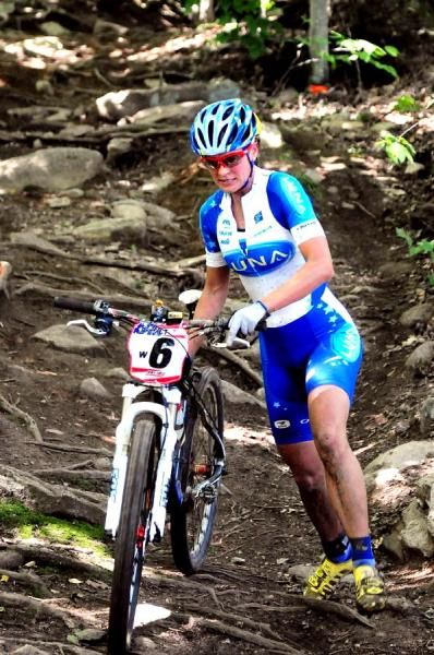 Katerina Nash (Luna Women's MTB) suffered an untimely flat tire