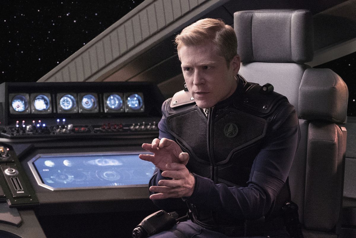 Anthony Rapp as Paul Stamets in Star Trek: Discovery.
