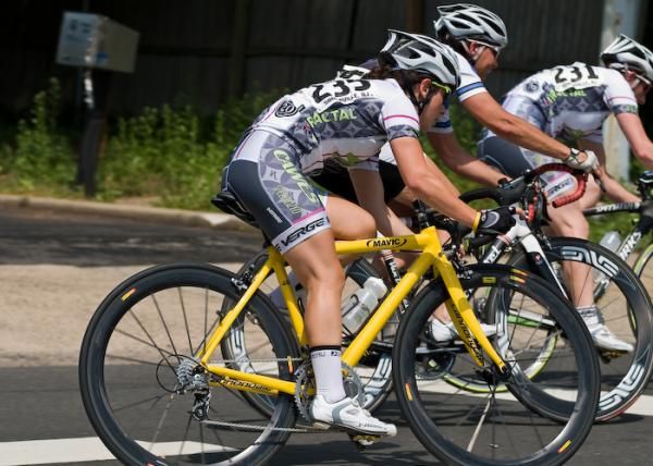 Arley Kemmerer (Cawes) received a little help from the Mavic neutral support crew