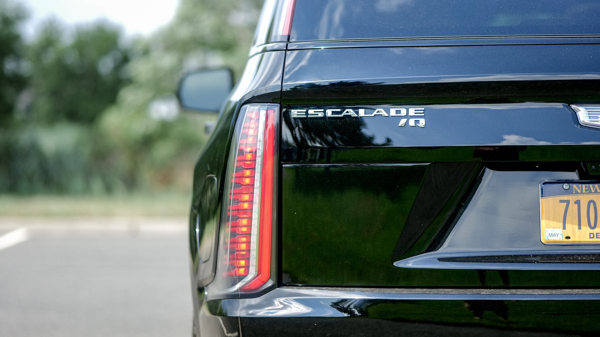 2025 Cadillac Escalade IQ Sport 2 test drive.