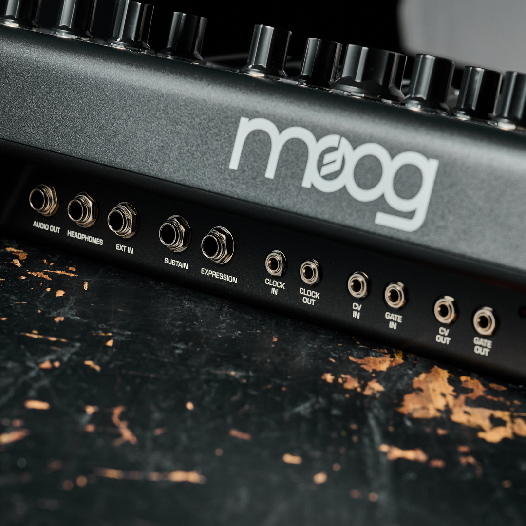 Moog Messenger