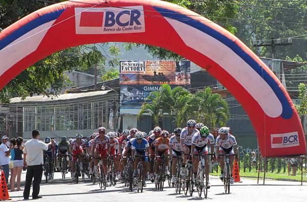 The peloton rolls out for the day's 98km stage.