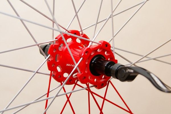 The DoubleDrive lacing pattern uses twice as many spokes on the driveside as on the non-driveside for unusually even spoke tension between the two.
