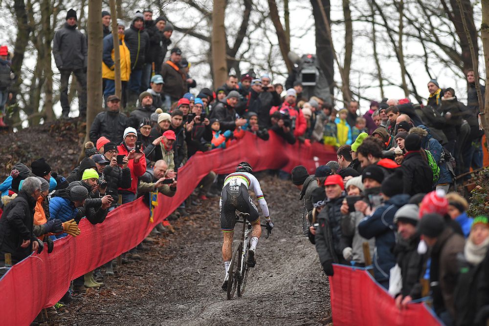 Wout Van Aert on the ride-up, technical Namur course