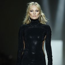 kate moss on the runway for gucci aw26